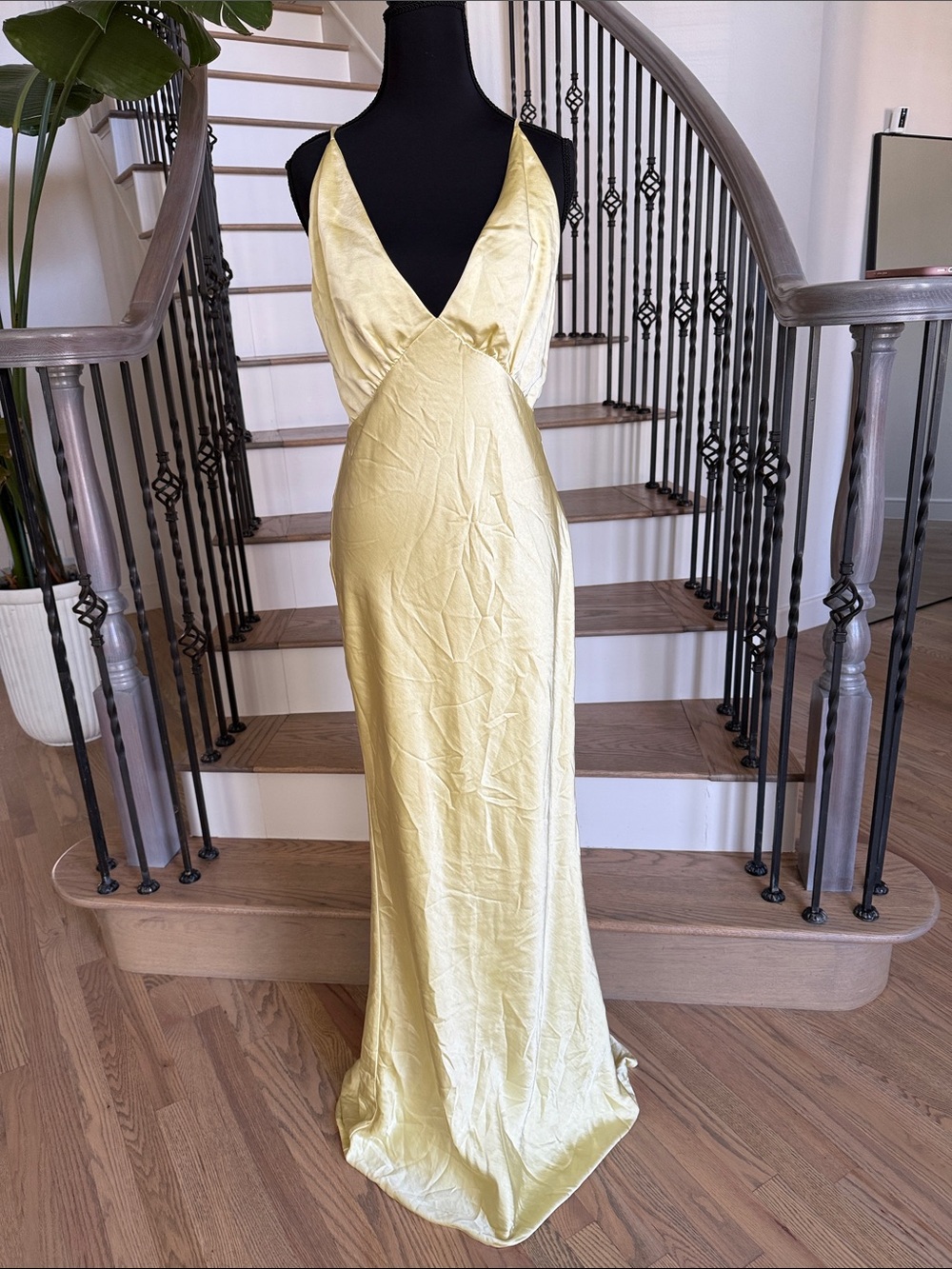 Lovers and Friends Elegant Yellow Satin Maxi Dress - V-Neck Evening Gown (M)